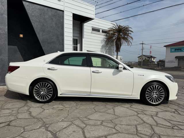 TOYOTA CROWN MAJESTA HYBRID 2014 Image 31