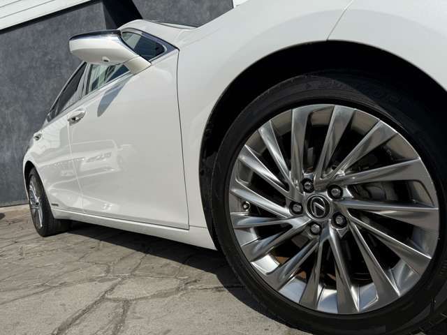 TOYOTA LEXUS ES300H 2019 Image 31