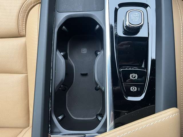 VOLVO V60 CROSS COUN 2024 Image 31