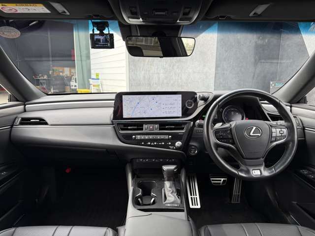 TOYOTA LEXUS ES300H 2024 Image 31