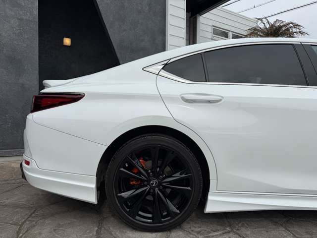 TOYOTA LEXUS ES300H 2024 Image 31