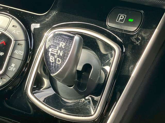 TOYOTA VOXY HYBRID 2020 Image 31