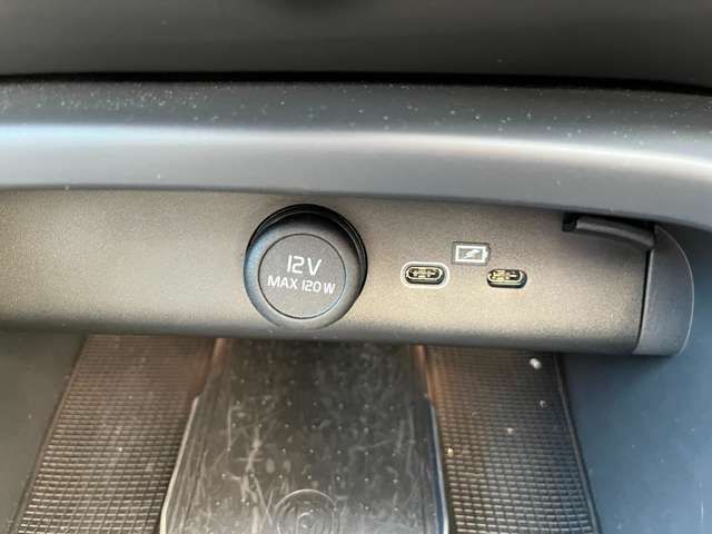 VOLVO C40 2022 Image 31