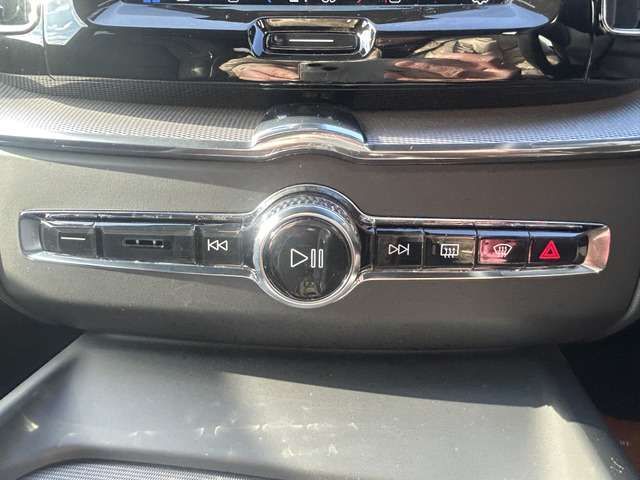 VOLVO XC60 2021 Image 31