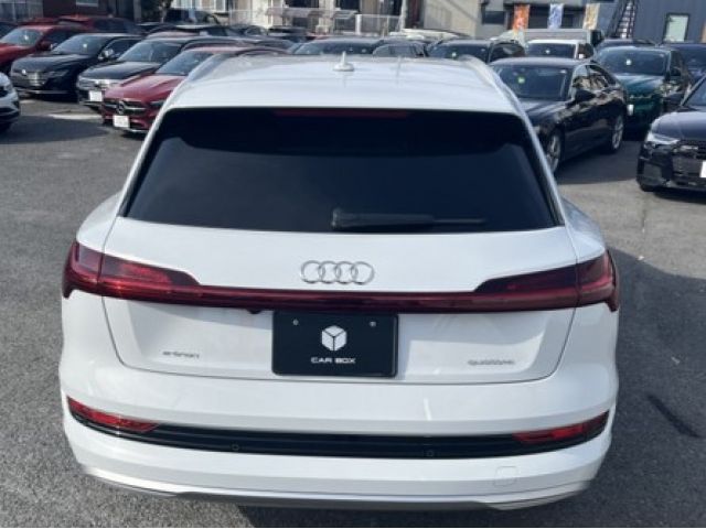 AUDI E-TRON 2021 Image 31