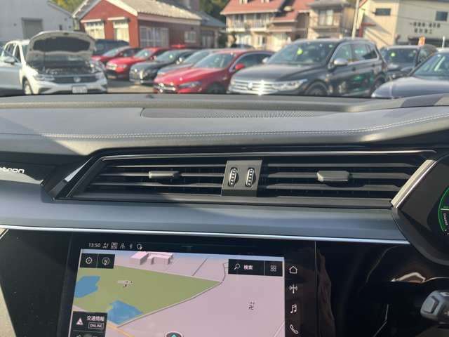 AUDI E-TRON 2021 Image 31