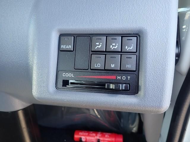 MITSUBISHI CANTER 2025 Image 31