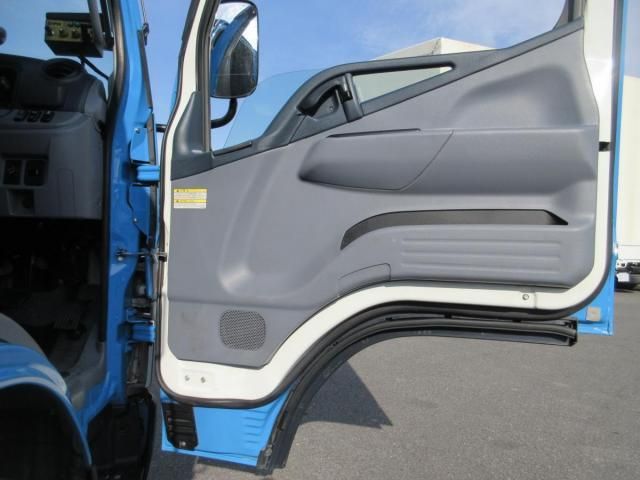 MITSUBISHI CANTER 2015 Image 31