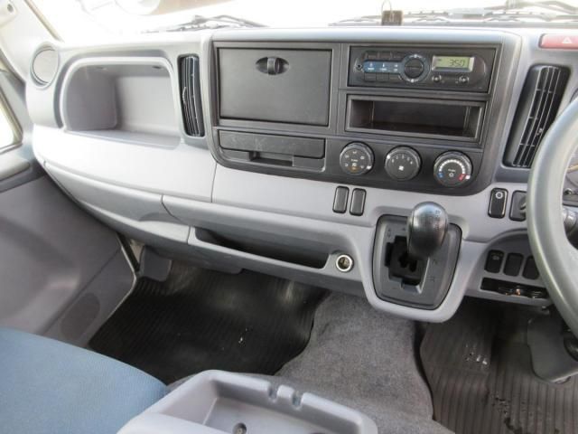 MITSUBISHI CANTER 2015 Image 31