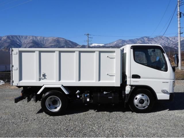 MITSUBISHI CANTER 2023 Image 31