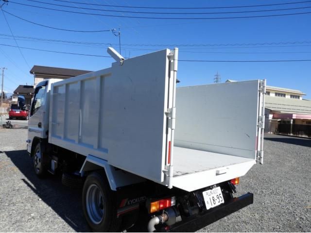 MITSUBISHI CANTER 2023 Image 31