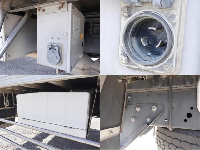 MITSUBISHI FUSOU SUPER GREAT 2016 Image 31