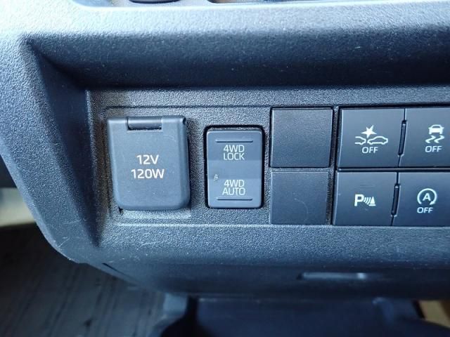 DAIHATSU HIJET 2022 Image 31