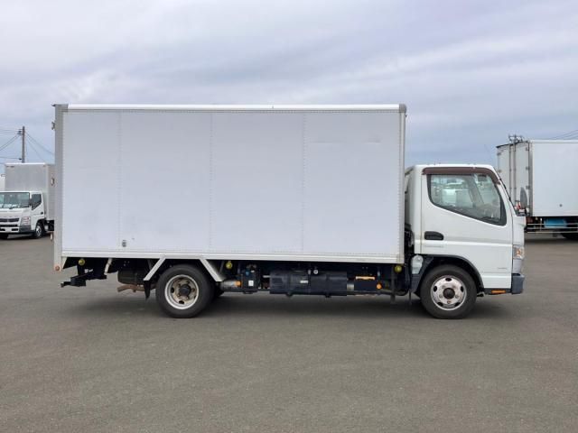 MITSUBISHI CANTER 2018 Image 31