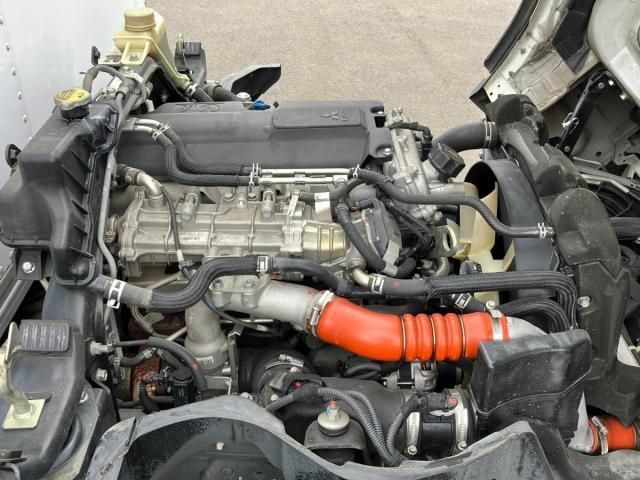 MITSUBISHI CANTER 2018 Image 31