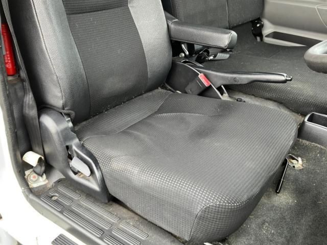 MITSUBISHI CANTER 2018 Image 31