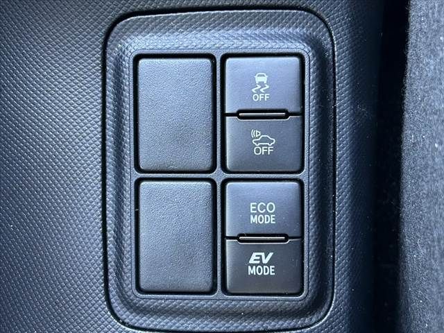 TOYOTA AQUA 2019 Image 31