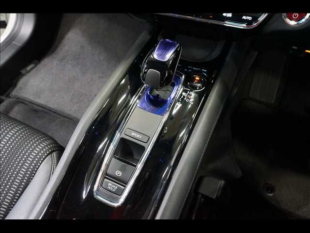 HONDA VEZEL HYBRID 2015 Image 31