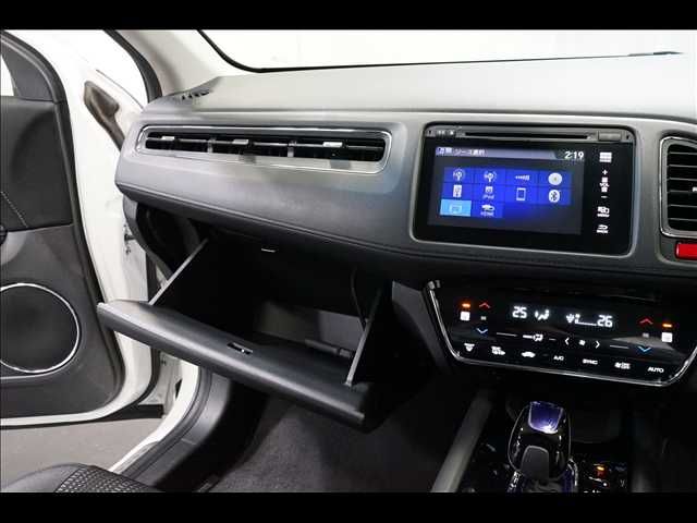 HONDA VEZEL HYBRID 2015 Image 31