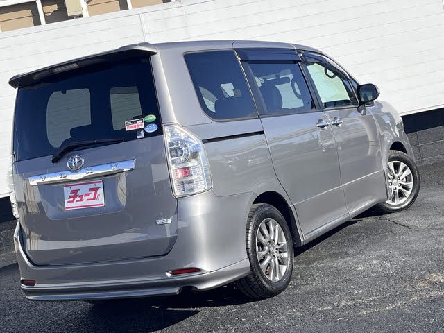 TOYOTA VOXY 2013 Image 31
