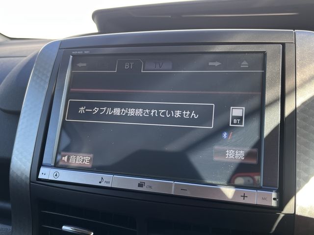 TOYOTA VOXY 2013 Image 31