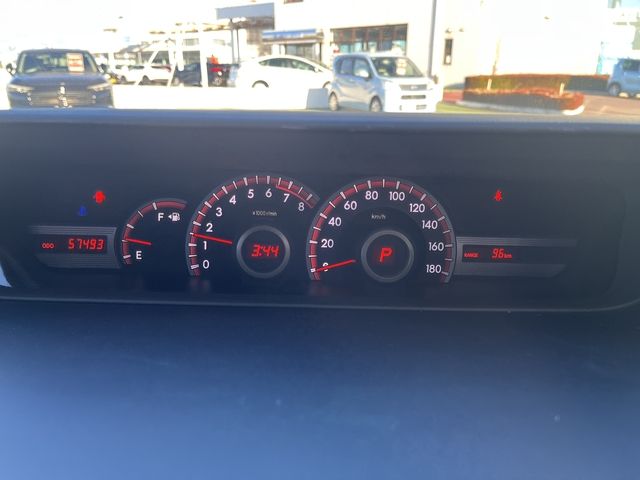 TOYOTA VOXY 2013 Image 31