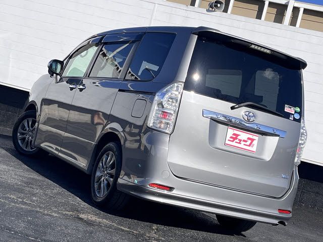 TOYOTA VOXY 2013 Image 31