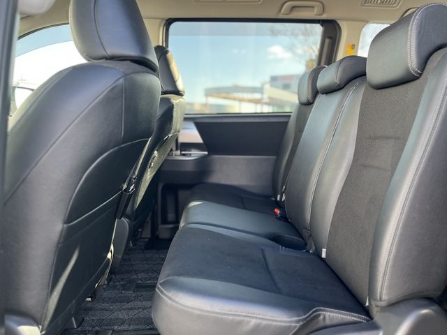 TOYOTA VOXY 2013 Image 31