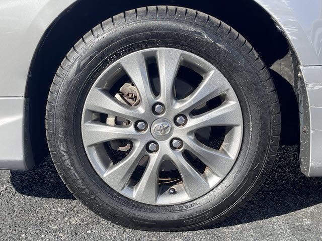 TOYOTA VOXY 2013 Image 31