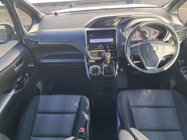 TOYOTA VOXY 2019 Image 31