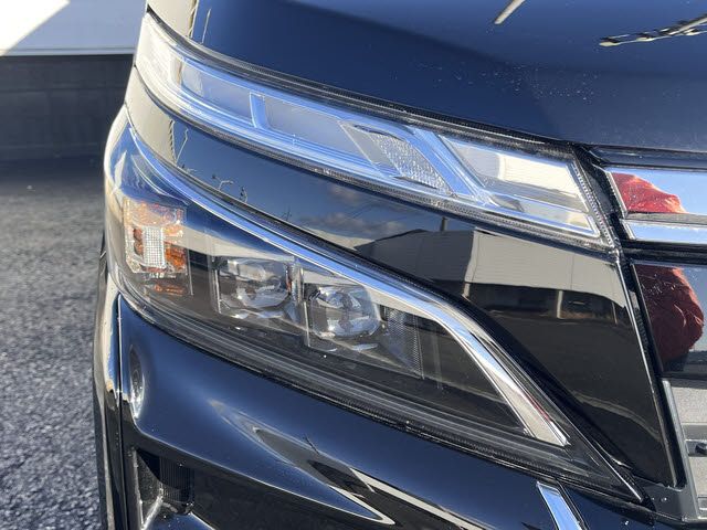 TOYOTA VOXY 2019 Image 31