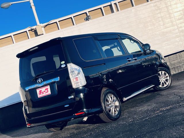 TOYOTA VOXY 2014 Image 31