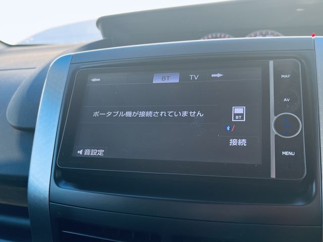 TOYOTA VOXY 2014 Image 31