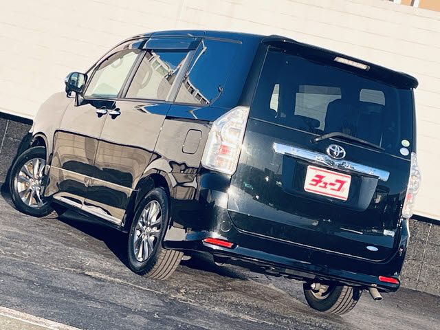 TOYOTA VOXY 2014 Image 31