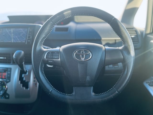 TOYOTA VOXY 2014 Image 31