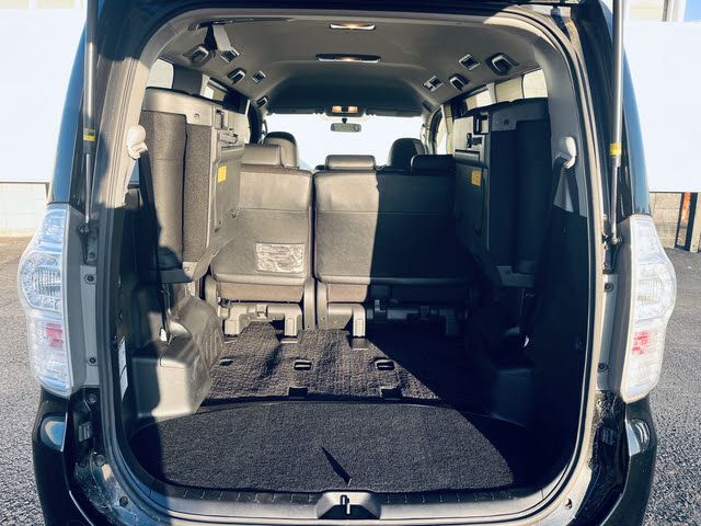 TOYOTA VOXY 2014 Image 31