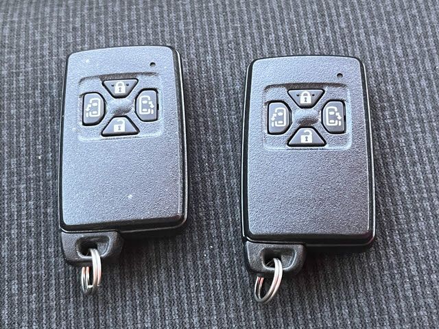 TOYOTA VOXY 2014 Image 31