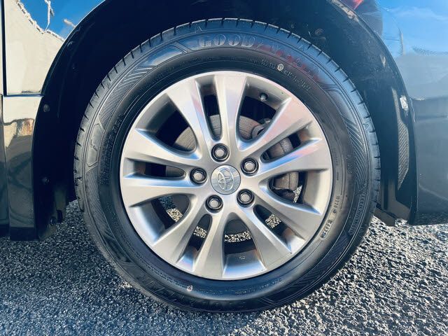 TOYOTA VOXY 2014 Image 31