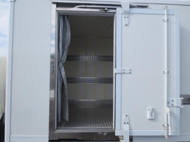 HINO DUTRO 2017 Image 31