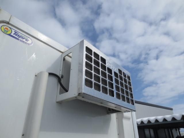 HINO DUTRO 2017 Image 31