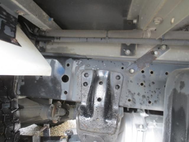 HINO DUTRO 2017 Image 31