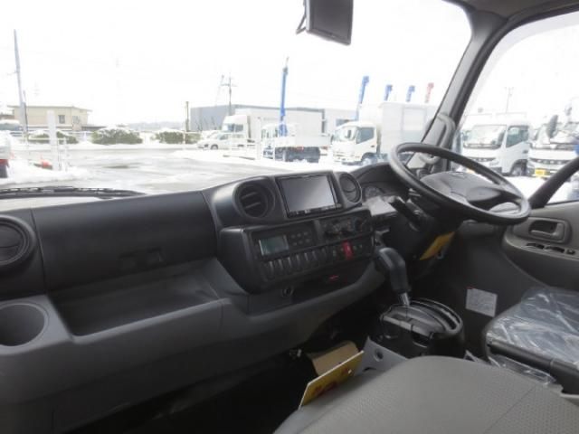 HINO DUTRO 2017 Image 31