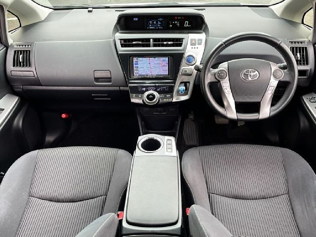 TOYOTA PRIUS ALPHA 2016 Image 31