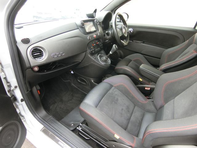 FIAT ABARTH 595 2015 Image 31