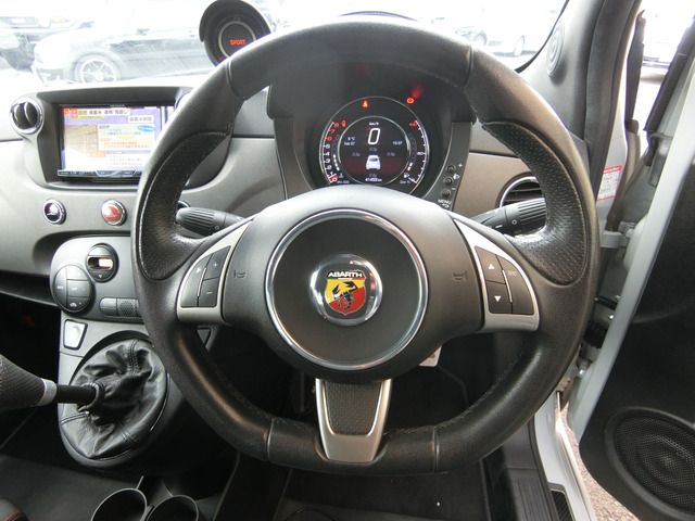 FIAT ABARTH 595 2015 Image 31