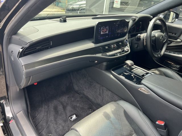 TOYOTA LEXUS LS500H 2021 Image 31