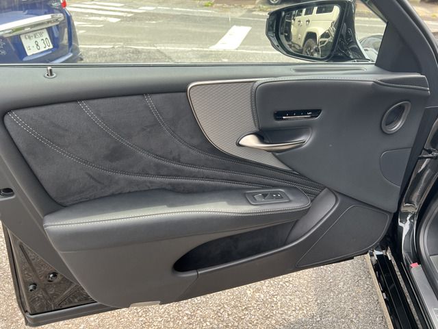 TOYOTA LEXUS LS500H 2021 Image 31