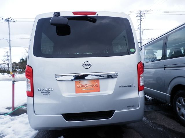 NISSAN NV350 CARAVAN 4WD 2019 Image 31