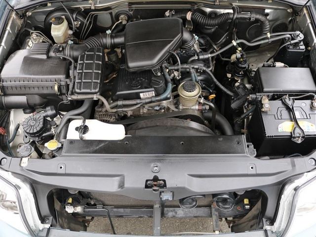 TOYOTA HILUXSURF WAGON 4WD 2004 Image 31