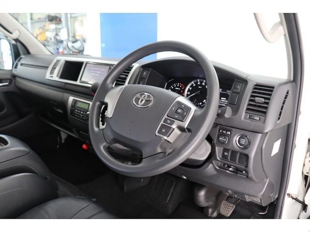 TOYOTA HIACE VAN 2WD 2021 Image 31